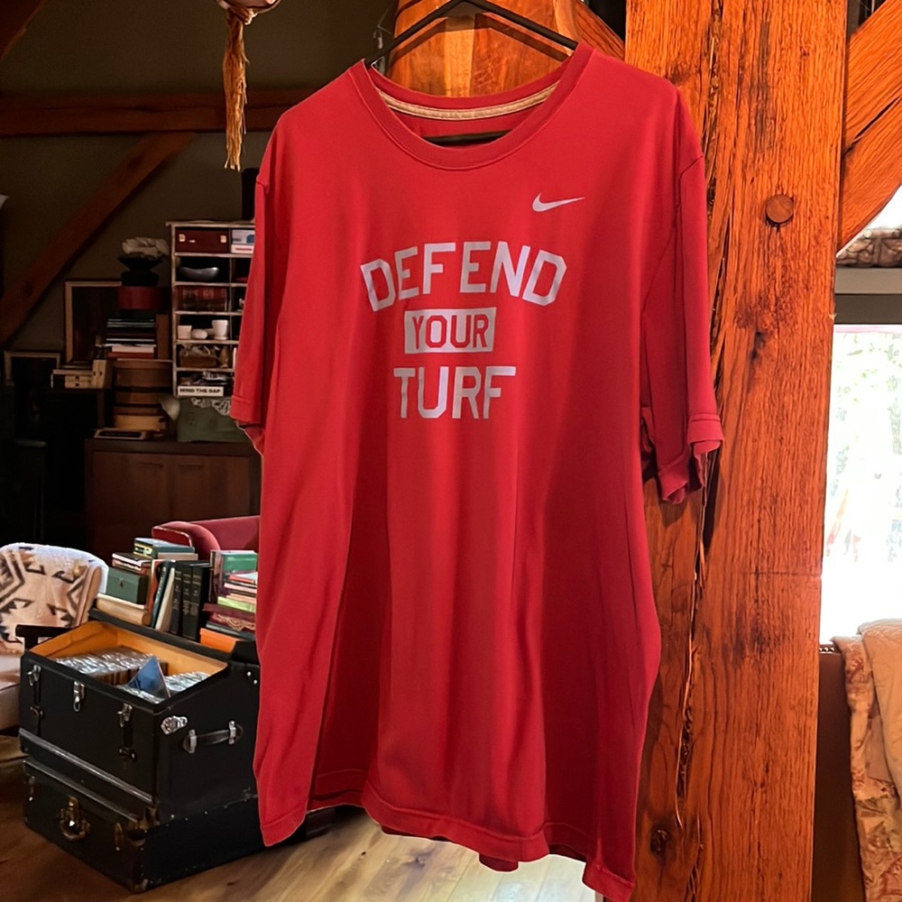 Nike Defend Your Turf T-shirt in XXL